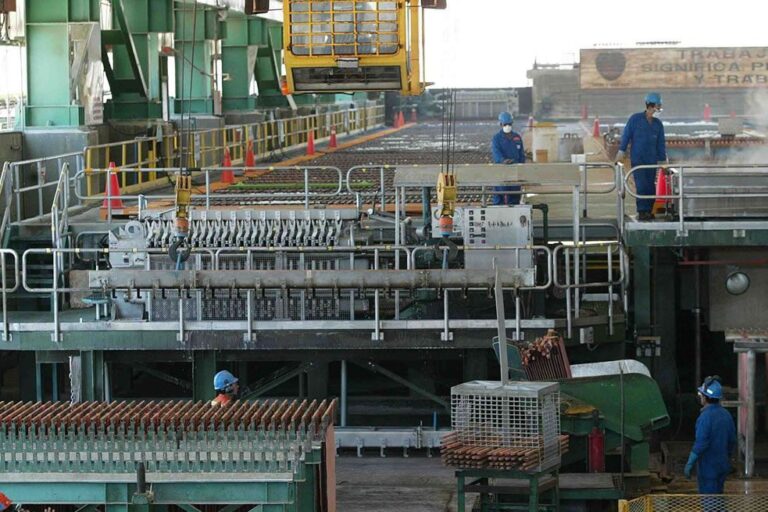 México: producción industrial cayó más de lo esperado en marzo