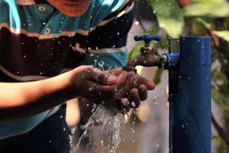 No se privatizará la producción ni distribución de agua potable