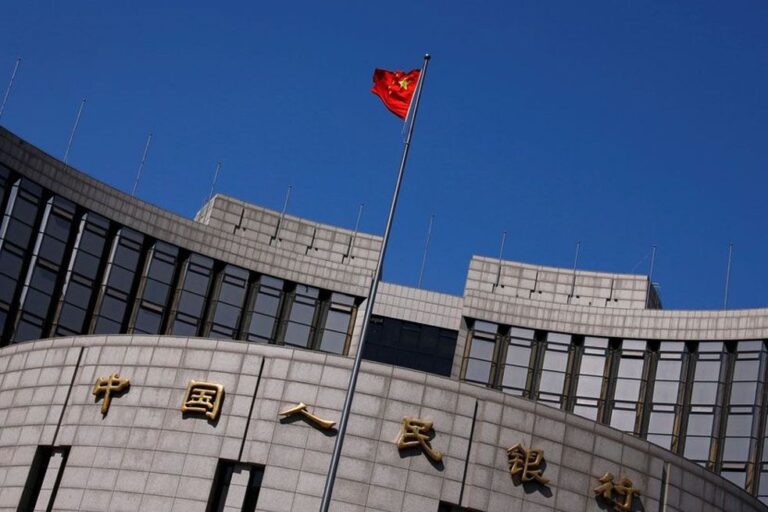 Preocupaciones sobre la demanda china presionan a la baja los precios del petróleo