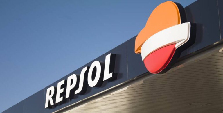 Paralizan operaciones de Repsol para carga y descarga de hidrocarburos en el mar