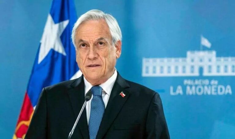 Piñera destituye a su ministro de Salud tras polémica gestión