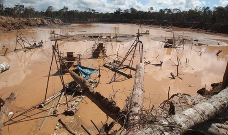 Siete motivos para estar en contra de la actitud del Gobierno ante la minería ilegal