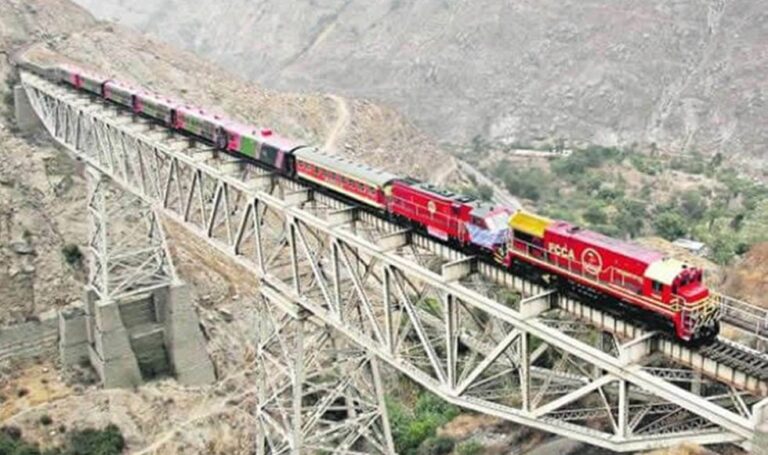 Empresas españolas interesadas en grandes proyectos del transporte peruano