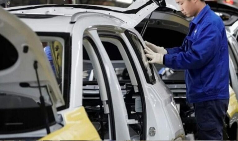 China: actividad manufacturera marcó un récord de 13 meses en marzo