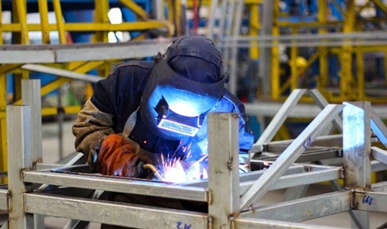 EEUU: sentimiento del sector manufacturero superó expectativas en marzo