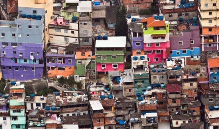 Evolución de la Pobreza y la Distribución del Ingreso