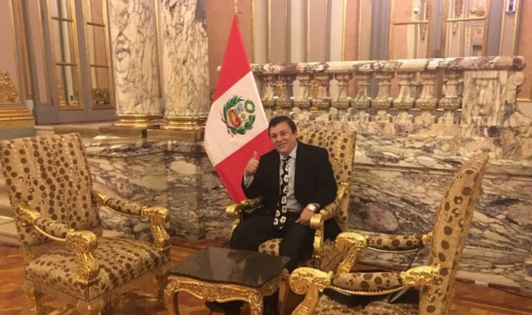 PERÚ AL DESNUDO ANTE EL COVID-19