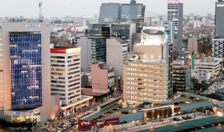 Actividad económica avanzó apenas 2% en octubre