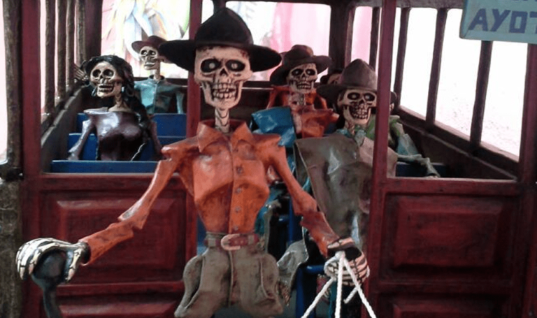 PRESIDENTE CASTILLO: EL PUEBLO QUIERE CHAMBA NO DÁDIVAS