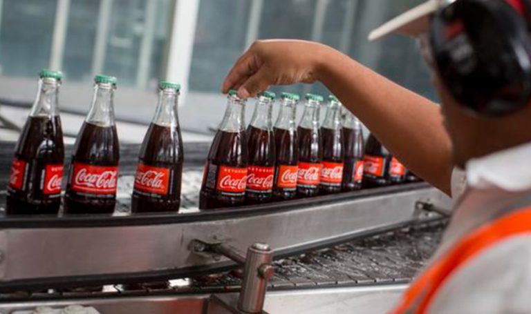 En qué países sale caro y barato comprar una Coca Cola.