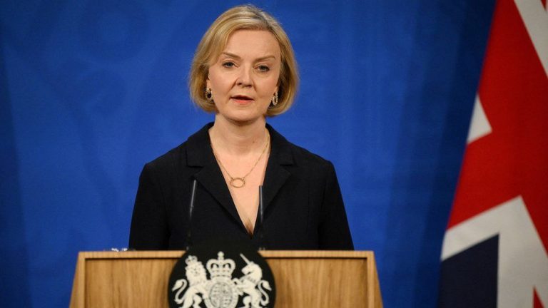 Reino Unido: Primera Ministra renunció y la libra esterlina trepó alto