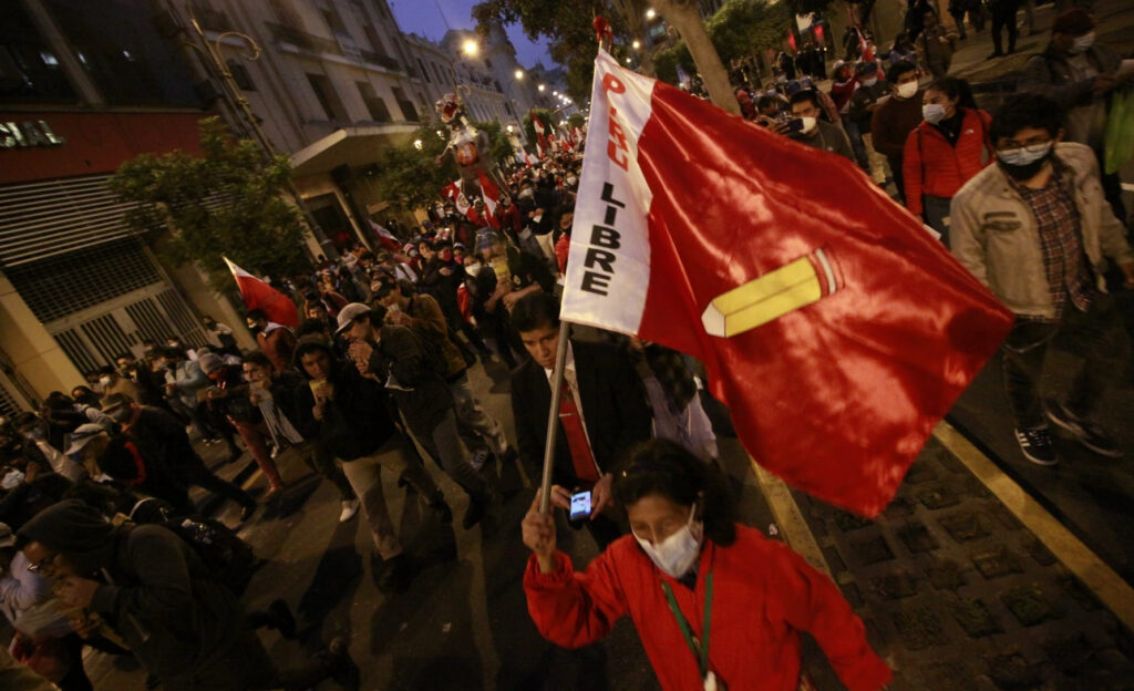 Elecciones Regionales y Locales: cal y arena de la derrota de Perú Libre