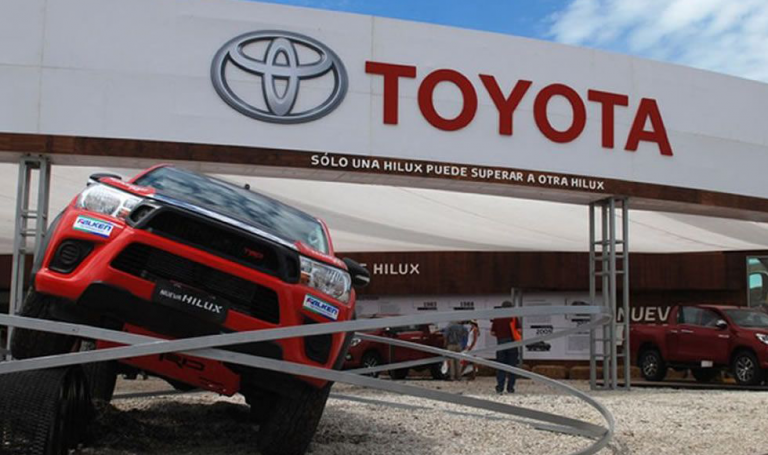El costo de una camioneta Toyota en Perú es menor que el promedio mundial.
