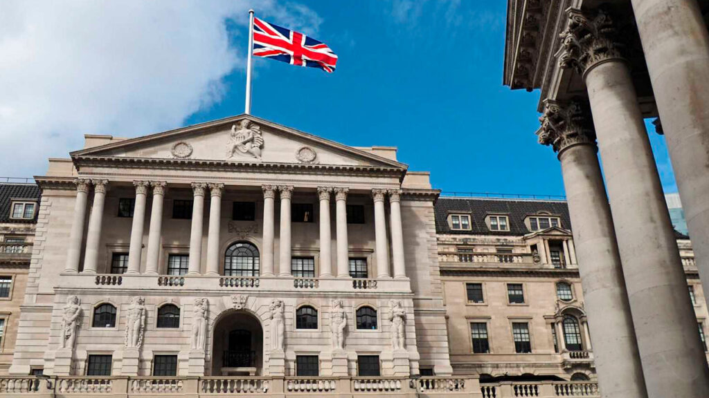 Banco de Inglaterra sugiere que está preparado para realizar recortes