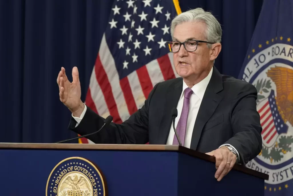 Powell de la Fed refuerza su postura cautelosa sobre los recortes de tasas