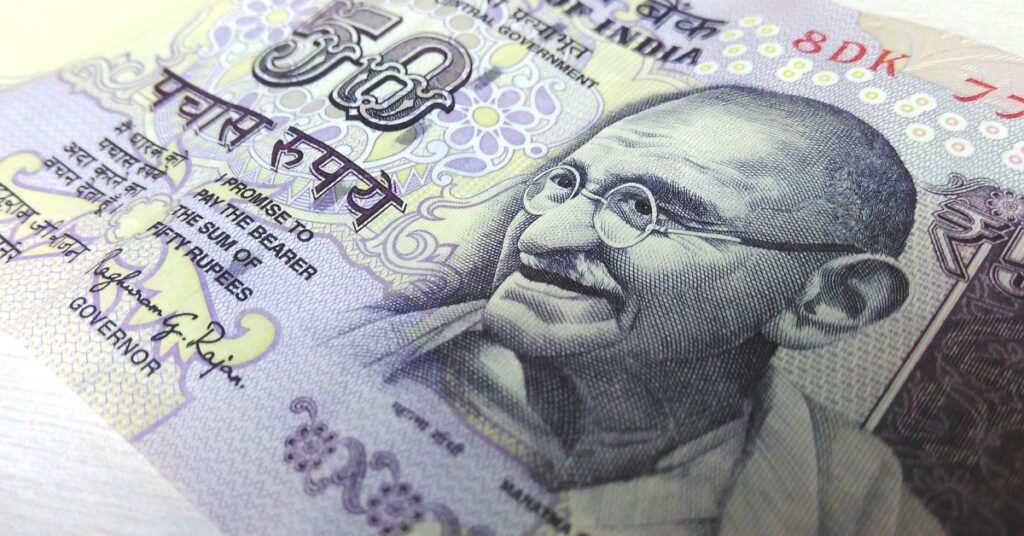 India: depreciación cambiaria podría ser la más grave de su historia
